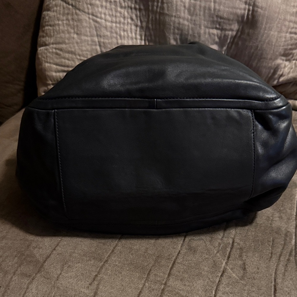 EC-Coach Chic Black Leather Hobo Bag - Picture 8 of 16